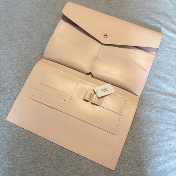 Glass Ladder & Co. - Picture 2 of 6